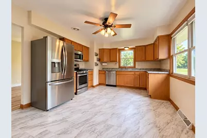 8401 S 36th St, Franklin, WI 53132 - Photo 3