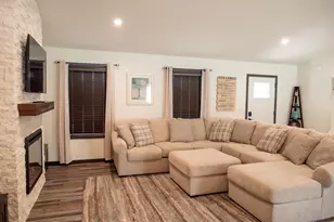 2332 Hanson Pl, Sparta, WI 54656 - Photo 9