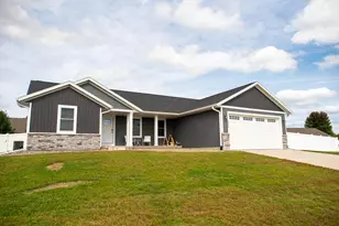 2332 Hanson Pl, Sparta, WI 54656 - Photo 1