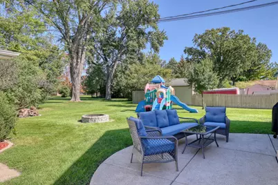 12616 W Park Ave, New Berlin, WI 53151 - Photo 5