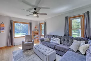 12616 W Park Ave, New Berlin, WI 53151 - Photo 9