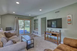 12616 W Park Ave, New Berlin, WI 53151 - Photo 17