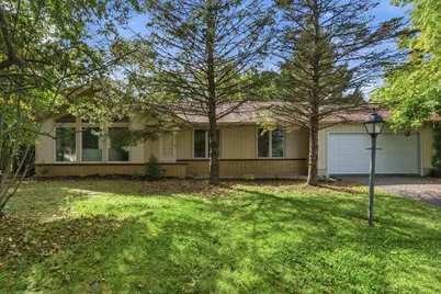 9015 N Iroquois Rd, Bayside, WI 53217 - Photo 35