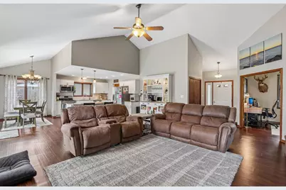 5809  83rd St, Kenosha, WI 53142 - Photo 5