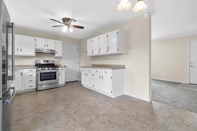 W208S10489  Karen Ct, Muskego, WI 53150 - Photo 3