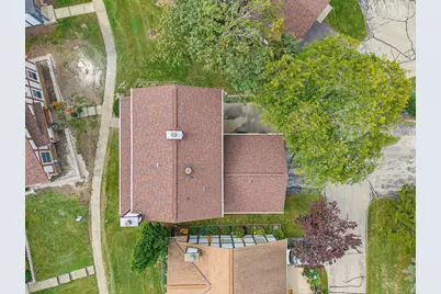 5309  Somerset Ln, Greenfield, WI 53221 - Photo 37