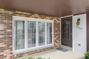 5309 Somerset Ln, Greenfield, WI 53221 - Photo 5