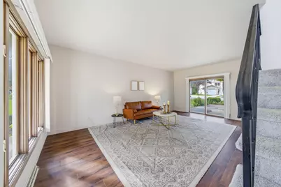 5309  Somerset Ln, Greenfield, WI 53221 - Photo 9