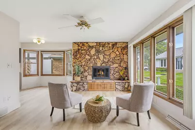 5309  Somerset Ln, Greenfield, WI 53221 - Photo 15