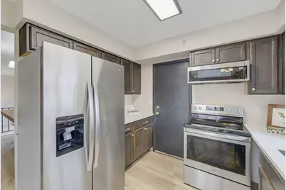 5309  Somerset Ln, Greenfield, WI 53221 - Photo 21