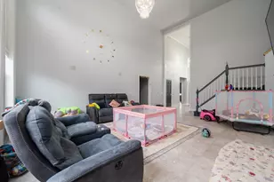 N103W14660 Hawkeye Ct, Germantown, WI 53022 - Photo 13