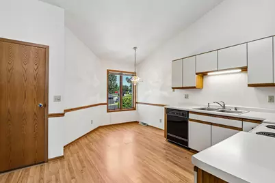 101 E Sutton Pl #A, Waukesha, WI 53188 - Photo 15