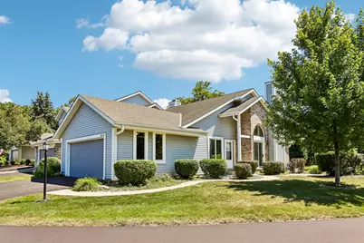101 E Sutton Pl #A, Waukesha, WI 53188 - Photo 5