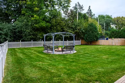 2410  Camelot Dr, Brookfield, WI 53045 - Photo 41