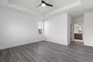 W251N2399 Valleyview Cir, Pewaukee, WI 53072 - Photo 13