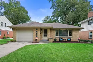 10541 W Woodward Ave, Wauwatosa, WI 53222 - Photo 27