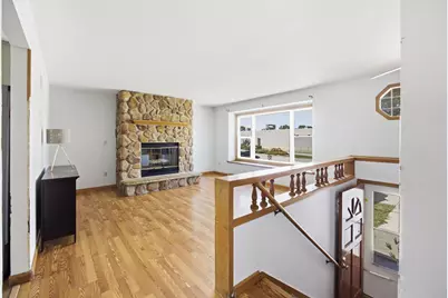 1336 S 92nd St, West Allis, WI 53214 - Photo 3
