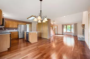 1142 Mulberry Ln, Racine, WI 53182 - Photo 9
