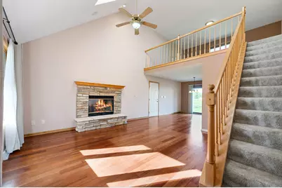 1142  Mulberry Ln, Racine, WI 53182 - Photo 3
