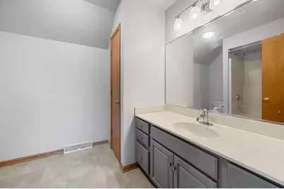 1142  Mulberry Ln, Racine, WI 53182 - Photo 23