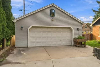2453 N 66th St, Wauwatosa, WI 53213 - Photo 35
