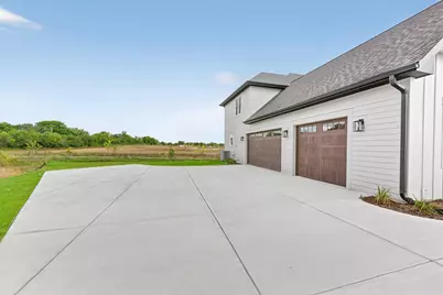 9951  Cygnet Ct, Mequon, WI 53097 - Photo 5