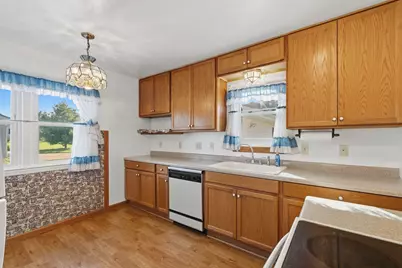 6165 S Elaine Ave, Cudahy, WI 53110 - Photo 7