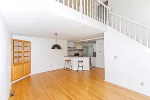 1112 E Lyon St, Milwaukee, WI 53202 - Photo 5
