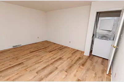 1112 E Lyon St #1112, Milwaukee, WI 53202 - Photo 17