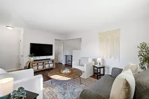 N85W15153 Mac Arthur Dr, Menomonee Falls, WI 53051 - Photo 7