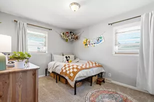 N85W15153 Mac Arthur Dr, Menomonee Falls, WI 53051 - Photo 15
