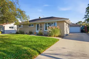 N85W15153 Mac Arthur Dr, Menomonee Falls, WI 53051 - Photo 3