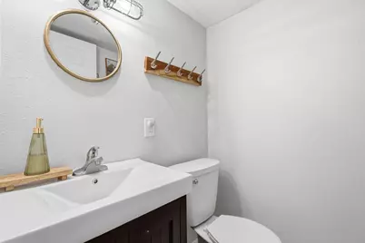N85W15153  Macarthur Dr, Menomonee Falls, WI 53051 - Photo 23