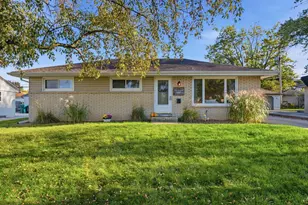 N85W15153 Mac Arthur Dr, Menomonee Falls, WI 53051 - Photo 1