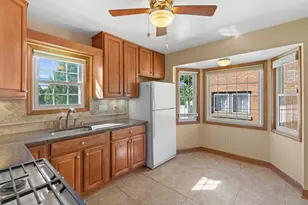 10533 W Everett Cir, West Allis, WI 53214 - Photo 7