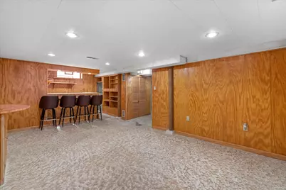 10533 W Everett Cir, West Allis, WI 53214 - Photo 15