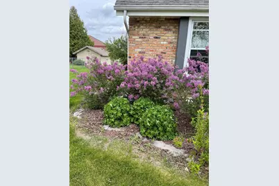8046 W Imperial Dr, Franklin, WI 53132 - Photo 41