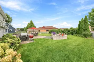 8046 W Imperial Dr, Franklin, WI 53132 - Photo 33