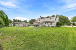 8046 W Imperial Dr, Franklin, WI 53132 - Photo 39