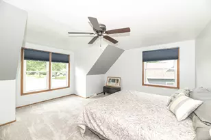 8046 W Imperial Dr, Franklin, WI 53132 - Photo 25