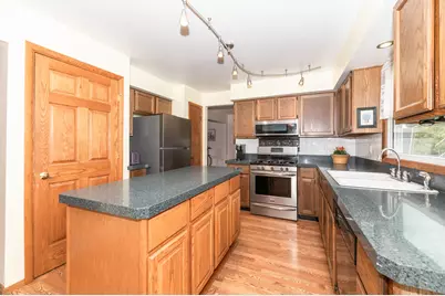 8046 W Imperial Dr, Franklin, WI 53132 - Photo 13
