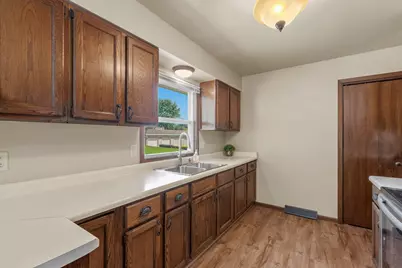 1127  Schoenhaar Dr, West Bend, WI 53090 - Photo 7