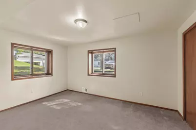 1127  Schoenhaar Dr, West Bend, WI 53090 - Photo 11