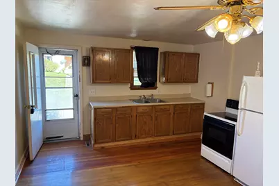 314  Vliet St, Kewaunee, WI 54216 - Photo 3