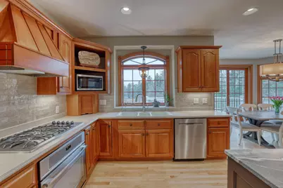 W36  Oakwood Dr, Delafield, WI 53018 - Photo 11