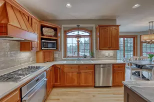 W36 Oakwood Dr, Delafield, WI 53018 - Photo 11