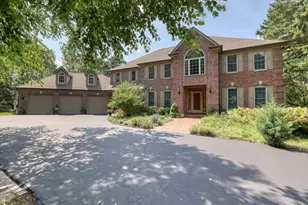 W36 Oakwood Dr, Delafield, WI 53018 - Photo 3