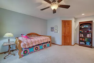 W36 Oakwood Dr, Delafield, WI 53018 - Photo 39