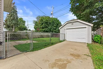3002  Bate St, Racine, WI 53403 - Photo 25