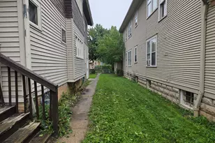2944 N 47th St, Milwaukee, WI 53210 - Photo 15
